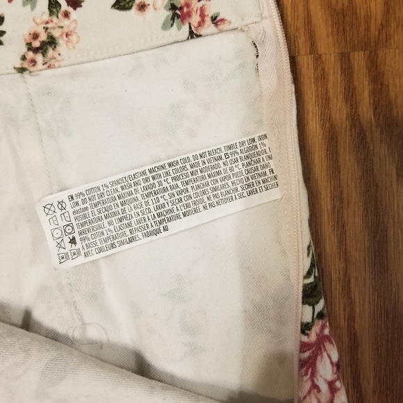 💗Floral mini skirt! - Picture 8 of 8